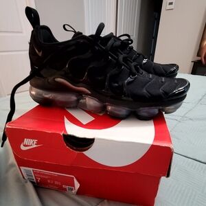 Black vapor max